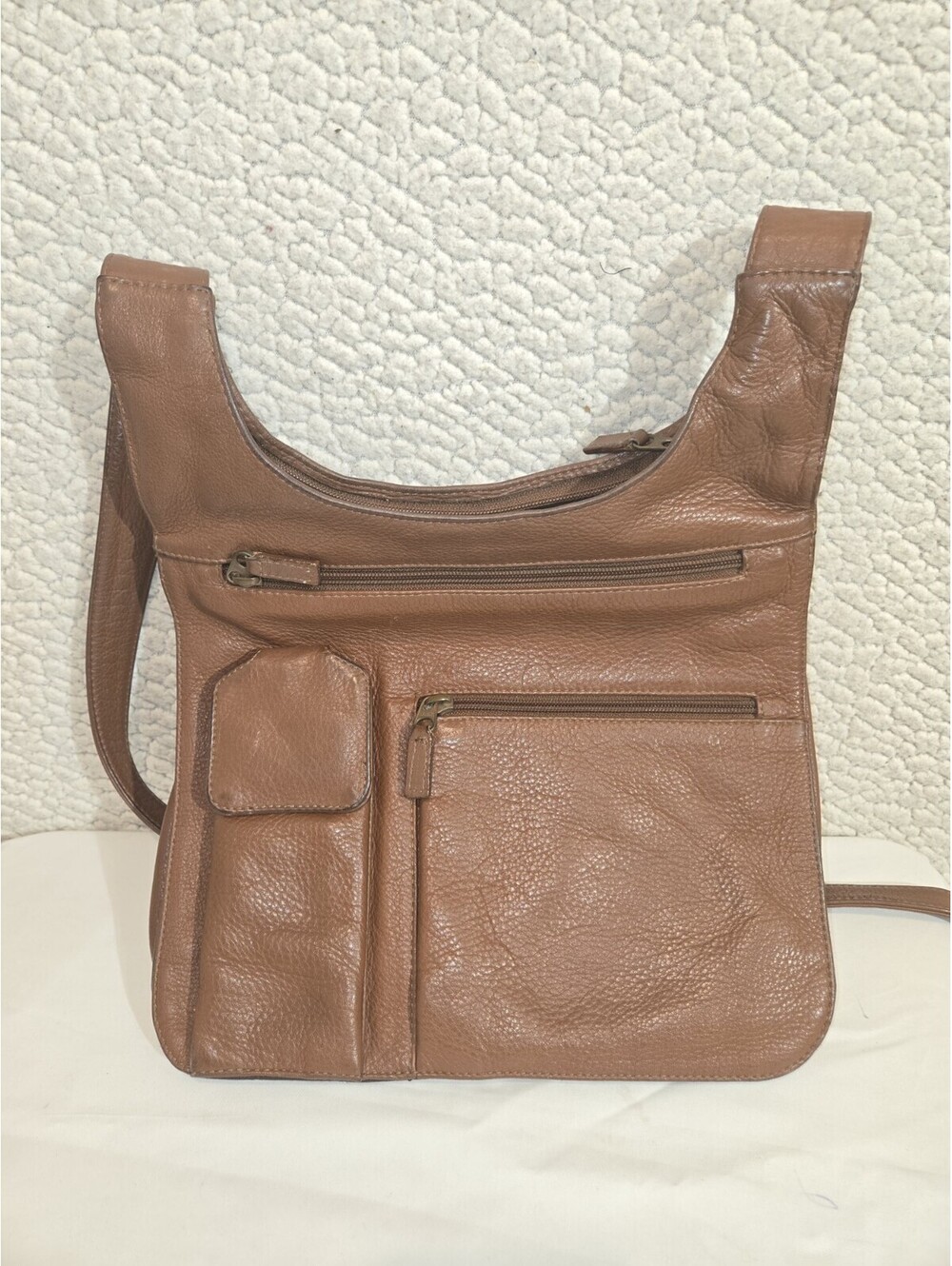 JPourse - Cie Geneve Brown Pebbled Leather Messenger Crossbody Beg